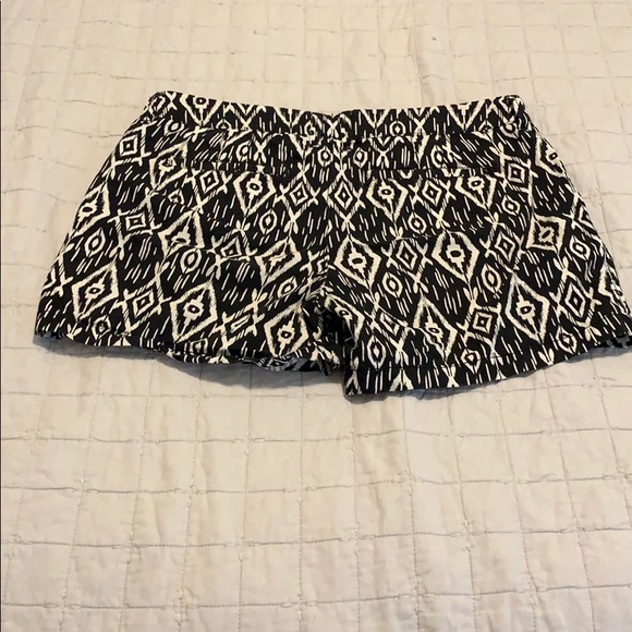 3 for $10🎁 Women’s old navy shorts size 10 - Picture 5 of 6